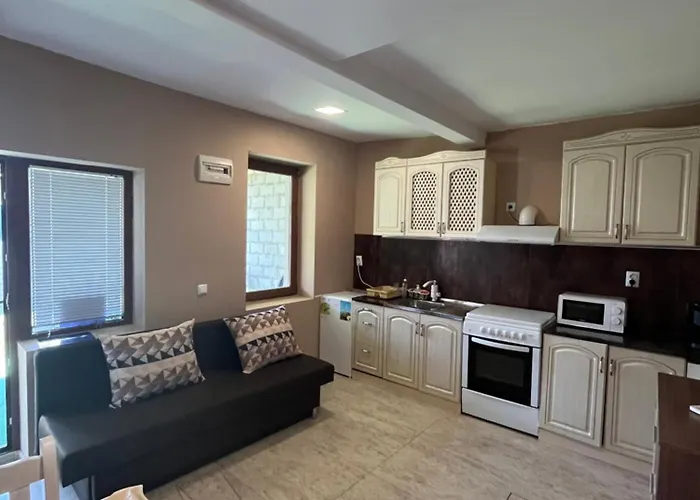 Къмпинг Lux *